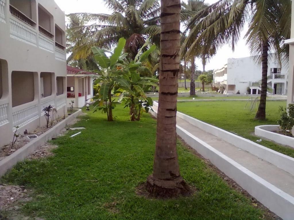 Mansea Beach Hotel Kololi Exteriör bild