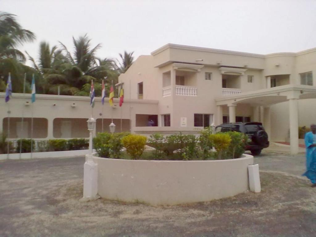Mansea Beach Hotel Kololi Exteriör bild